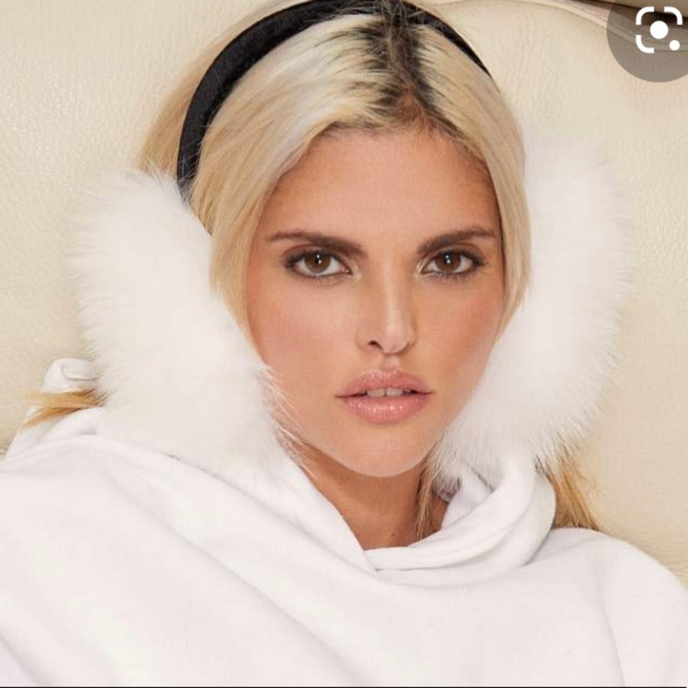 KYI KYI WHITE FOX FUR EARMUFFS